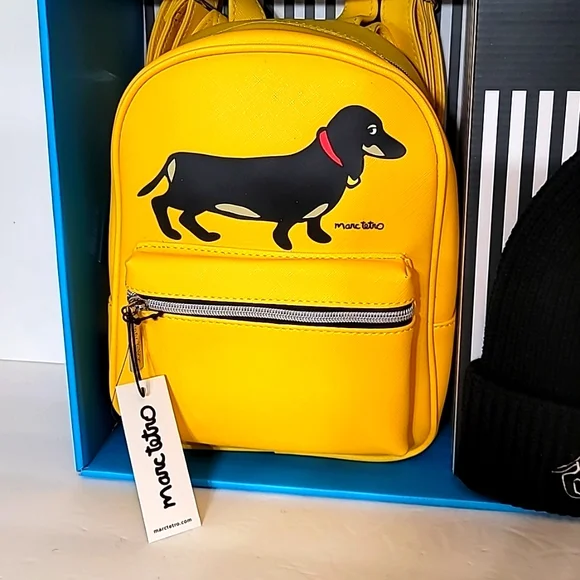 Marc Tetro Dachshund Mini Backpack & Beanie Set - Picture 6 of 7